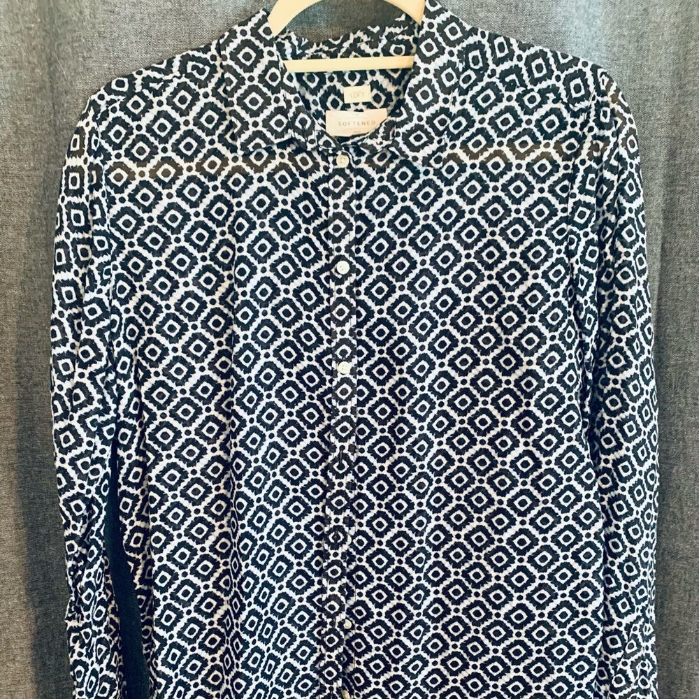 Geometric SOFT buttondown from Loft.